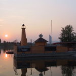 Západ slunce na klidné hladině