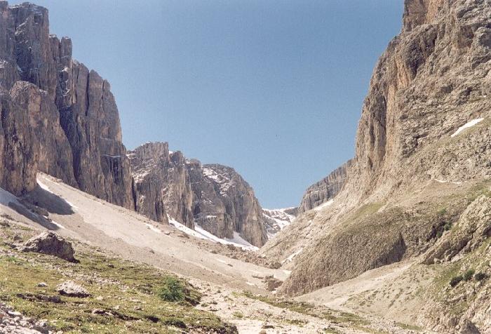 Údolí v Sella gruppe