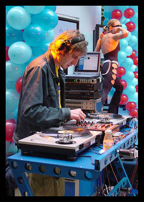 ...dj...