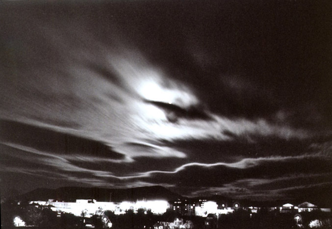 Na obloze se dějí divný věci