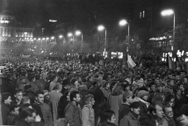 Sametová revoluce VIII.