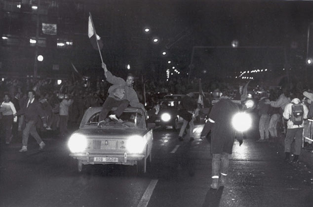 Sametová revoluce IX.