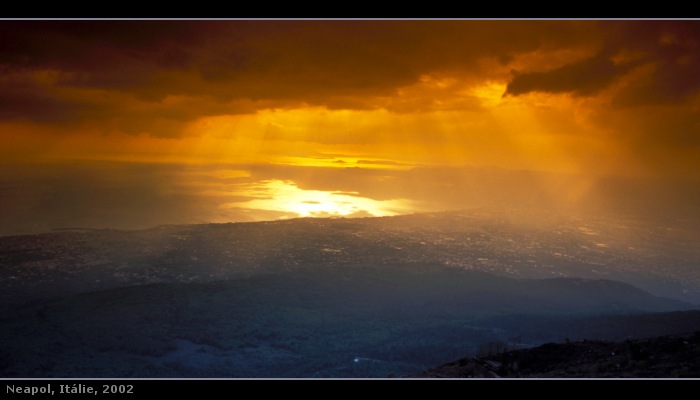 Neapol, Itálie, 2002