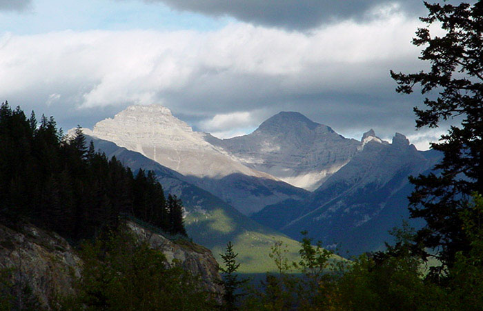 Snehova boure se vali