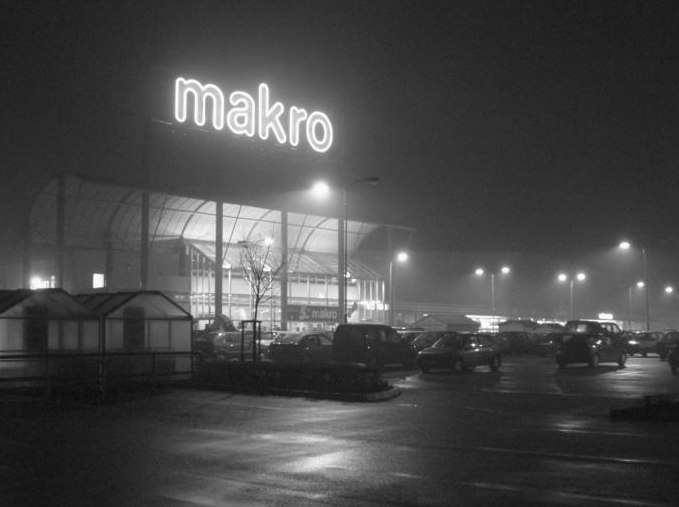Neni MAKRO jako MAKRO...