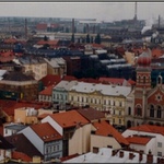 Střechy a komíny... a věže...