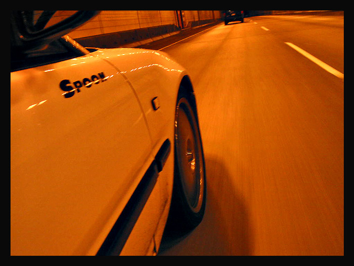 Jizda 200 Km/hod v tunelu..
