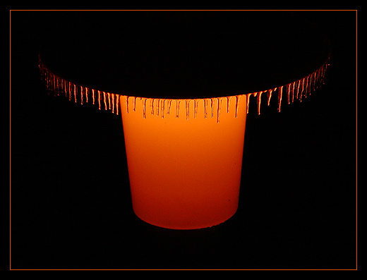 Stydlivá lampa