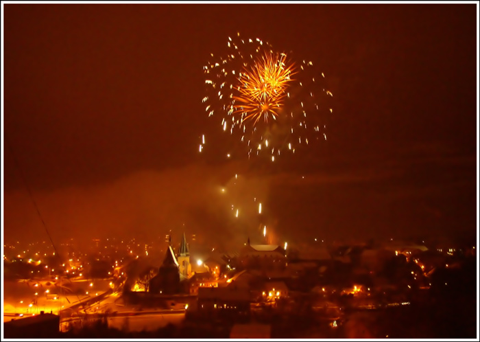 Mesto a ohnostroj...