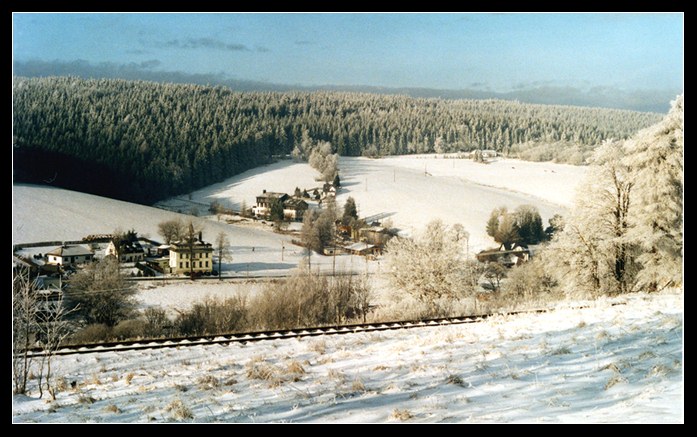 Za tratí
