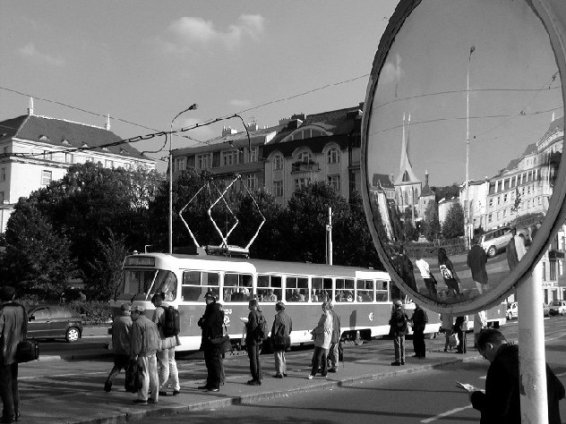Emauzy a tramvaj