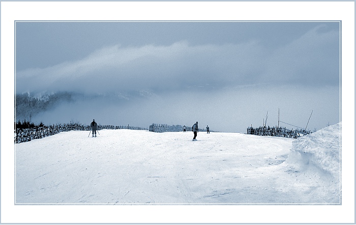 Bílou stopou, nahoru i dolů ..