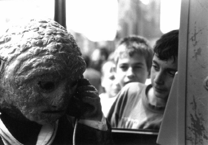 E. T. volat domů