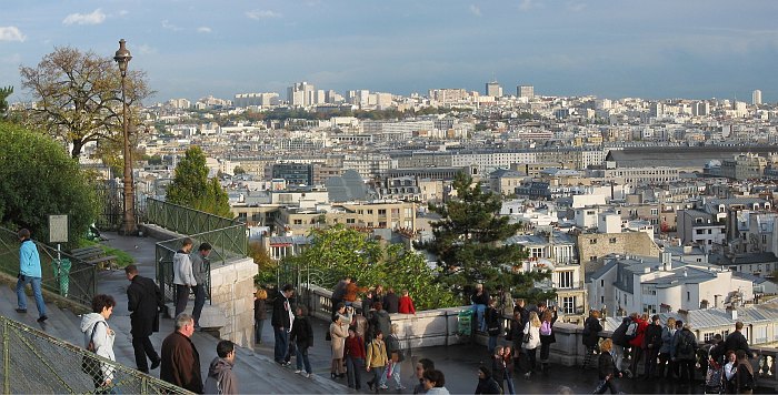 Paríž z balkóna