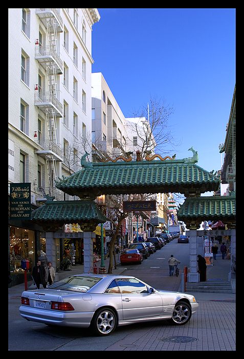 Jeden z vchodu do Chinatown - SF