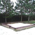 opuštěné sněhoviště-pískoviště