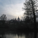 Kostel nad rekou