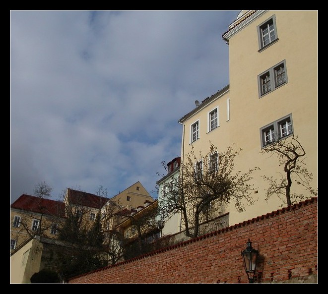Střechy v oblacích....