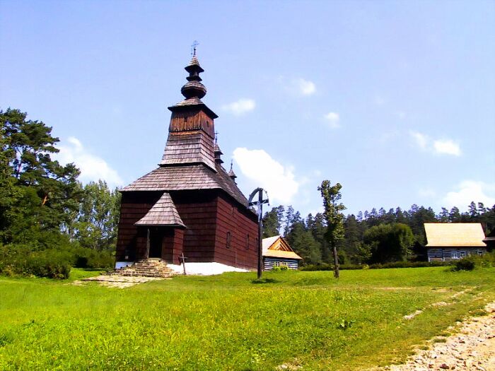 Kostelík na chotároch
