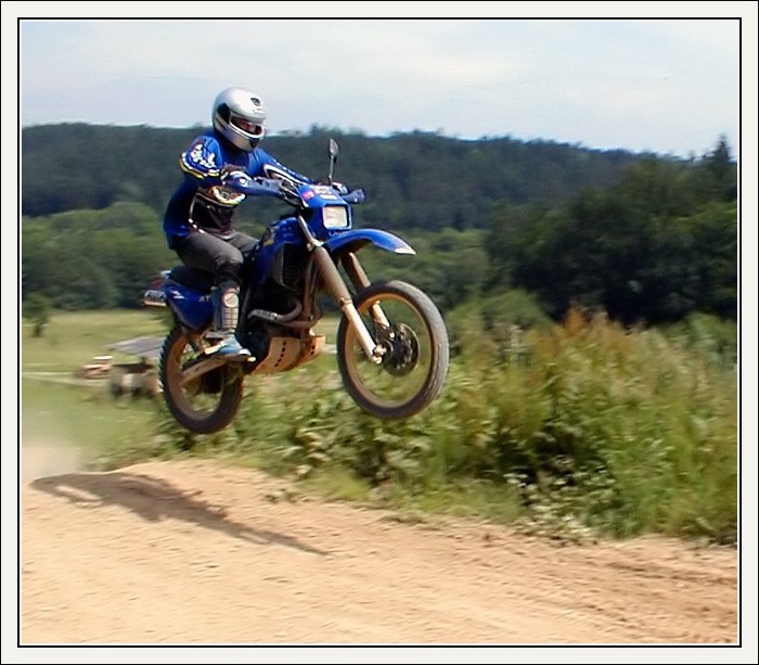 XT letí....