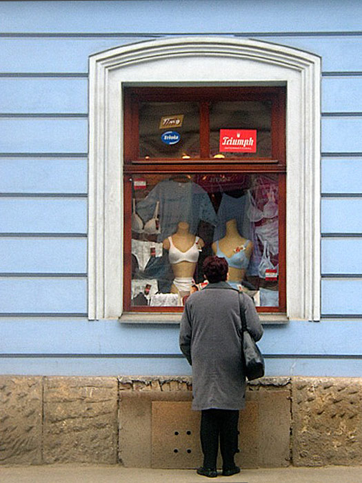 bílou nebo modrou...