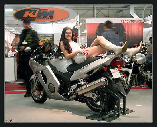 Girl I - -::Ready to race::-