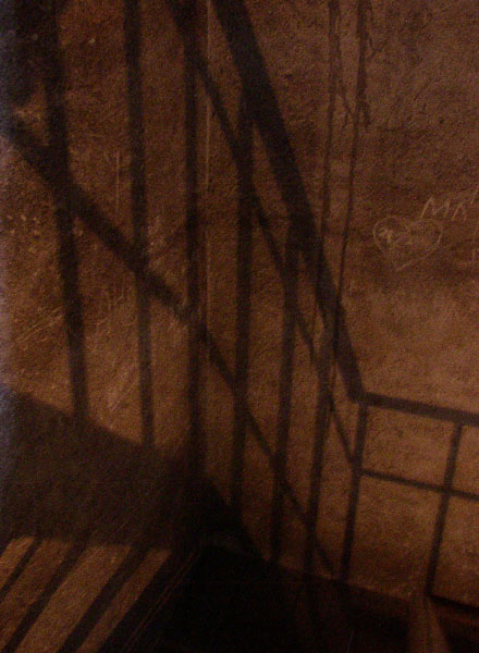 Stíny na schodišti