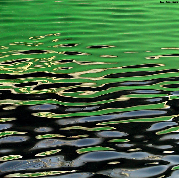 Zelena voda.