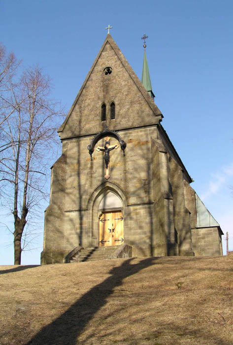 kaple ve stínu