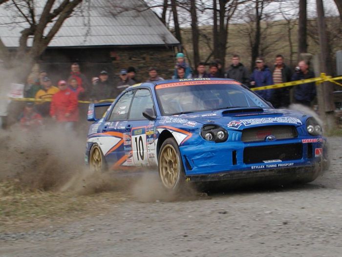 Bérešovo Subaru na šotolině letošní Valašské rally