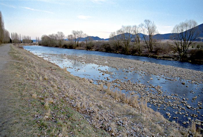 podvečerná rieka