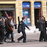 Sladkých osemnásť