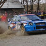 Bérešovo Subaru na šotolině letošní Valašské rally