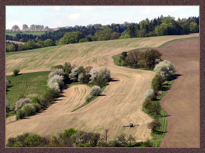Jede traktor....