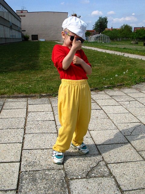 (4)-tak už s tím focením vystřel