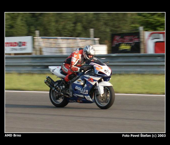 Cilova rovinka AMD Brno. Moto Suzuki GSX-R