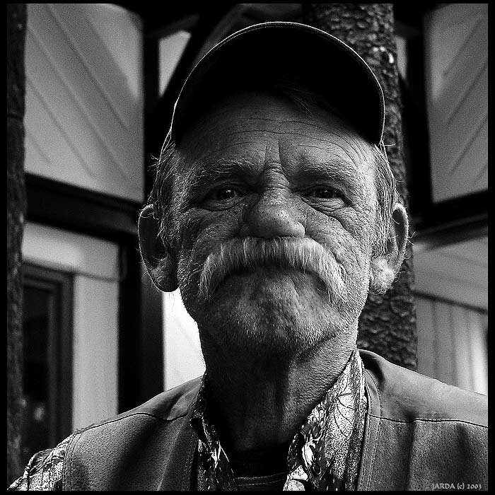 -TVÁŘE OKOLO NÁS -