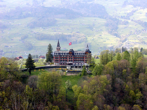 CH - hotel ve Flueli