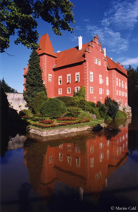 Lhota...a) Horní b) Dolní) c) Červená?:-)