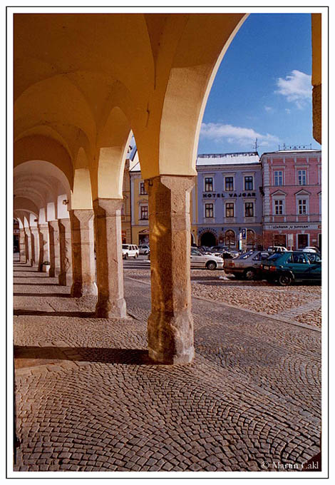 Náměstí v JH-podloubí