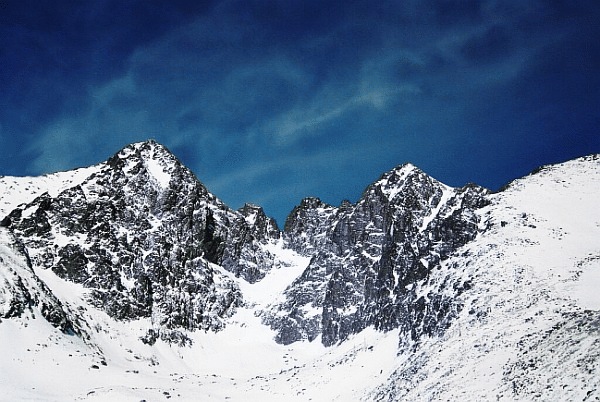 A divaju sa na nas z vysoka ....