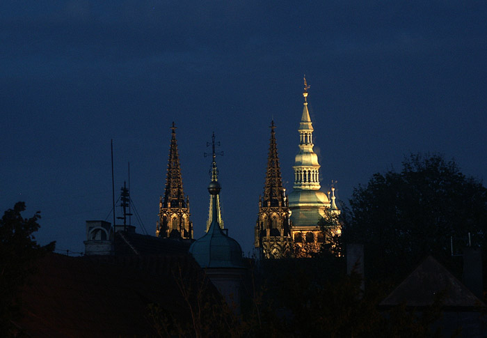 Noční Praha - věže