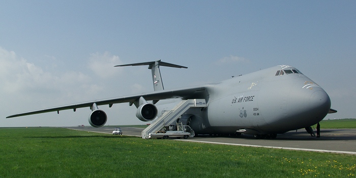 C5 - Galaxy na letišti Praha Ruzyně
