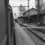 Vlak odchadza, nastupujte