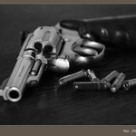 ... vaše zbraň ? ...