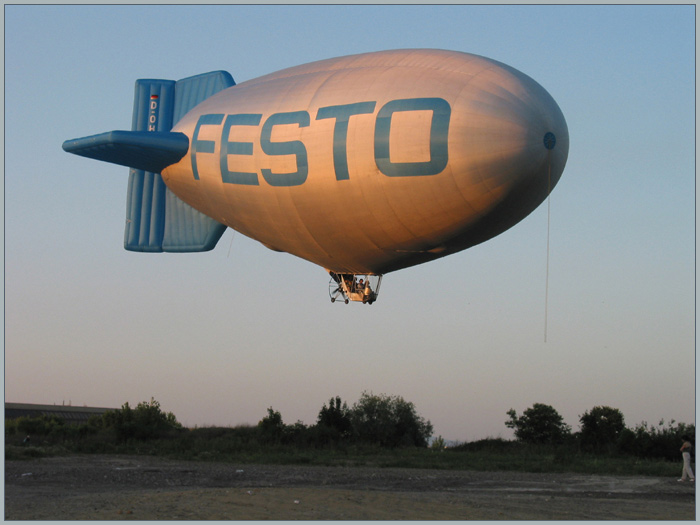 Vzducholoď pri  západe slnka II