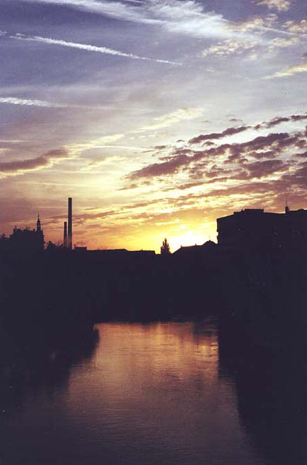 Alba alla fabbrica della birra
