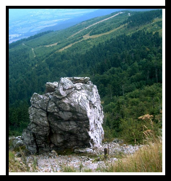 Kamínek na cestě