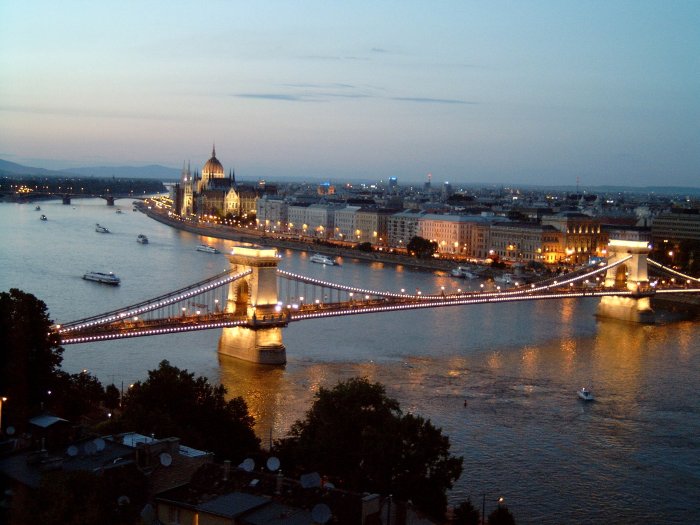 Noční Budapešť