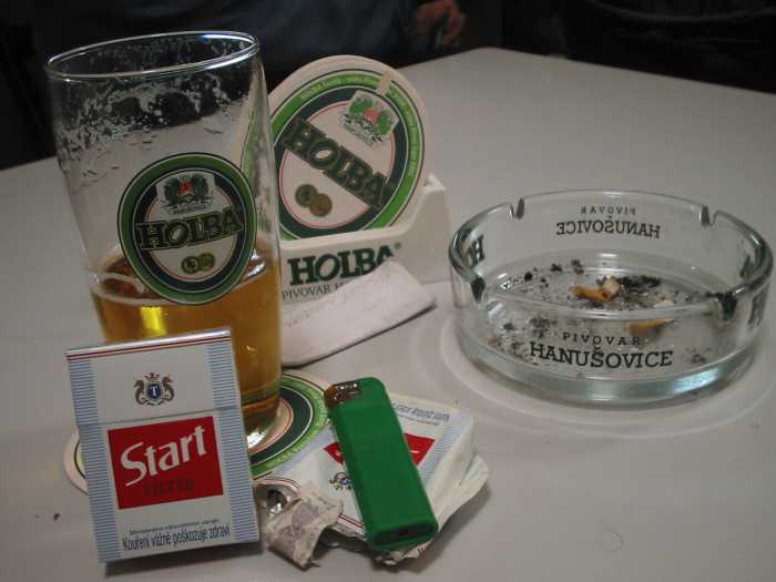 V hospodě